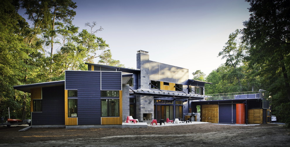Design ideas for a contemporary blue exterior in Wilmington.