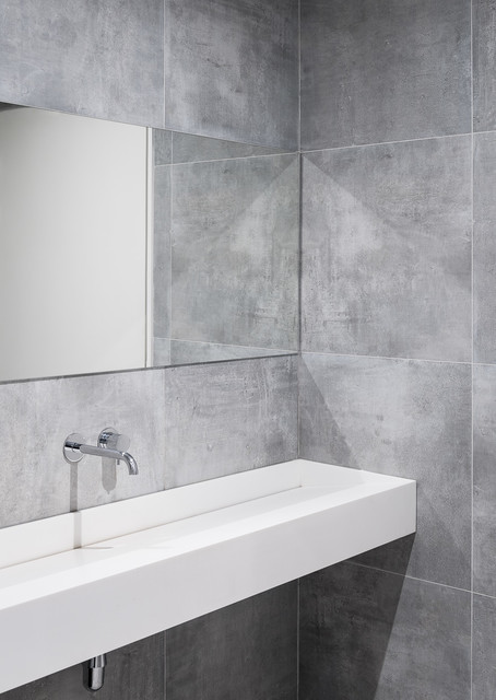 Showroom I modern-badezimmer