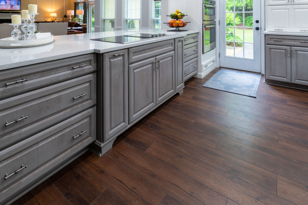 Transitional home design photo in Atlanta