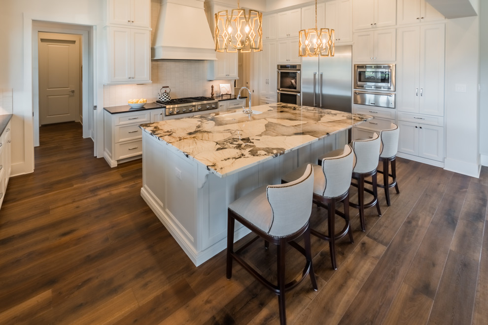 Example of a transitional kitchen design in Austin