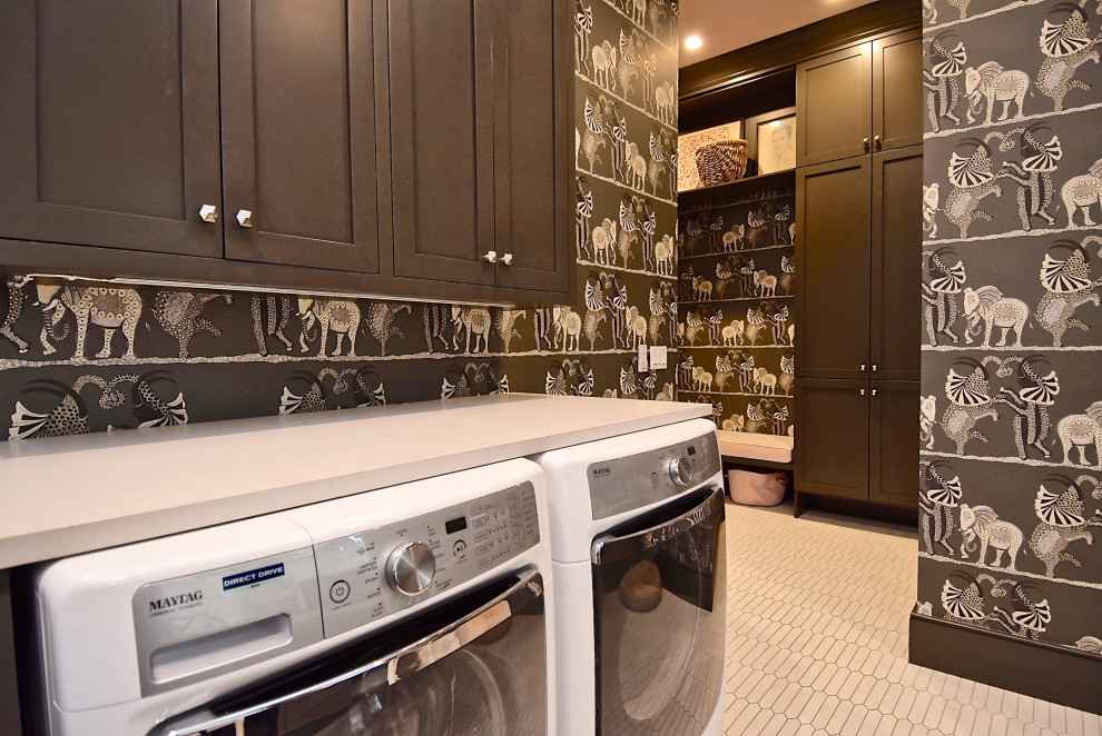 Photo of a transitional laundry room in Tampa.