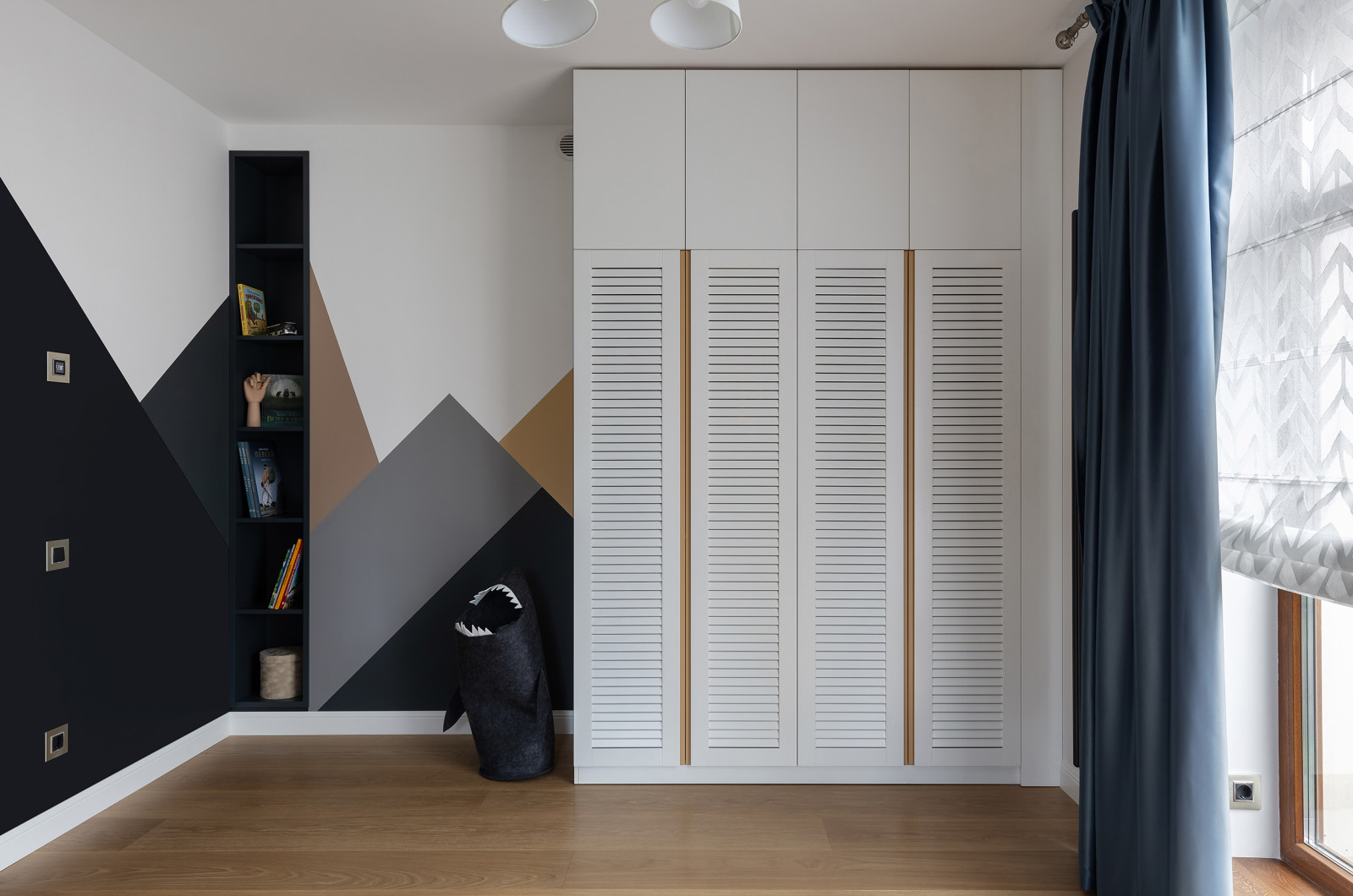 Дом с потайной лестницей