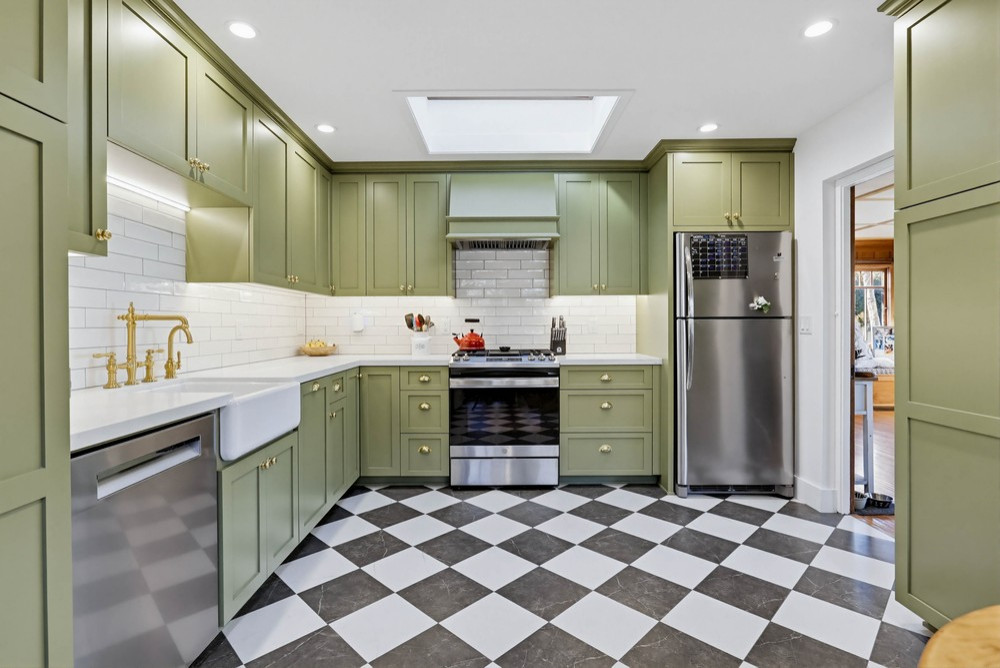 Golden Heights_Kitchen & Baths