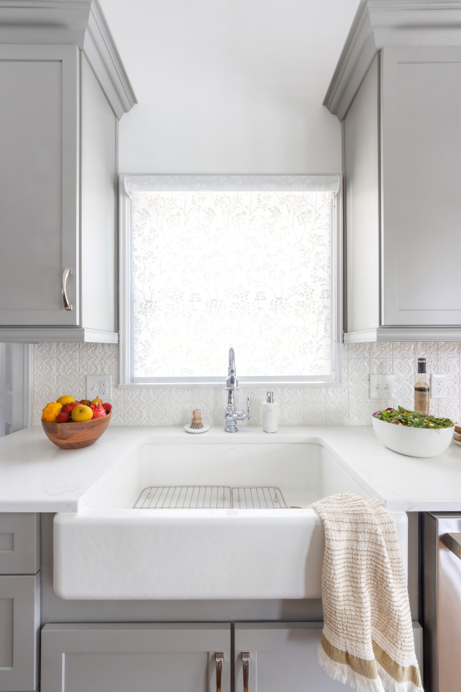 Kitchen - kitchen idea in Austin