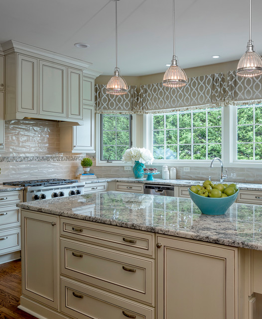 Laurel Circle Kitchen traditional-kitchen