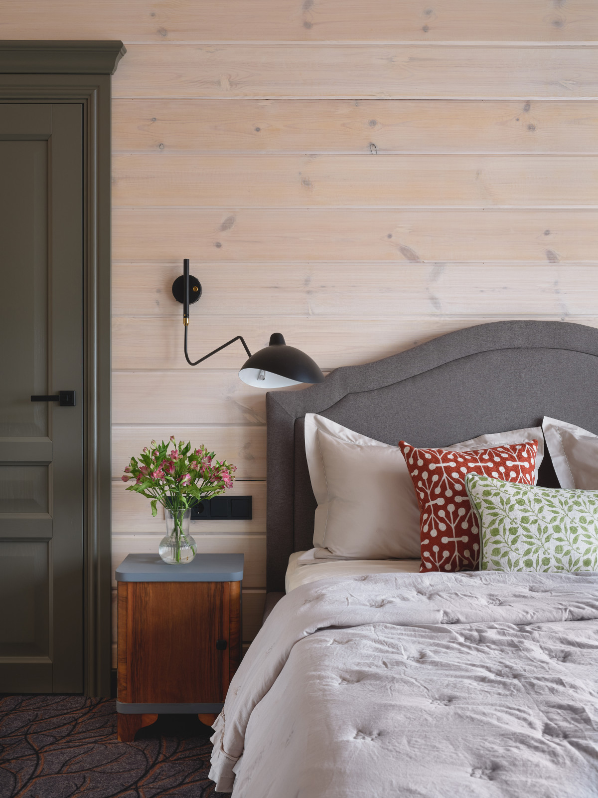 Загородный деревянный дом