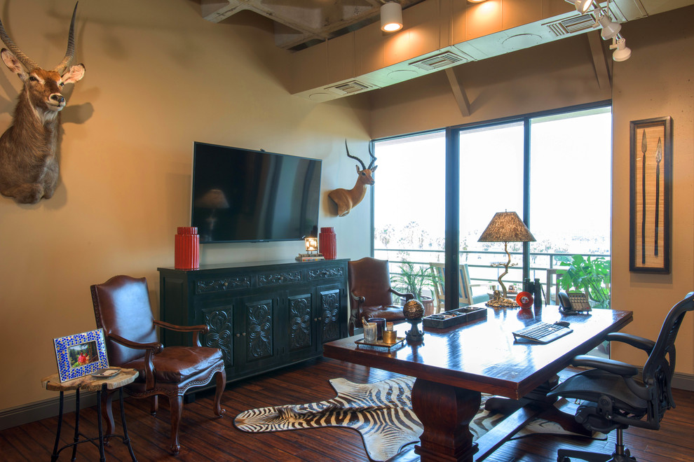 Home design - transitional home design idea in Austin