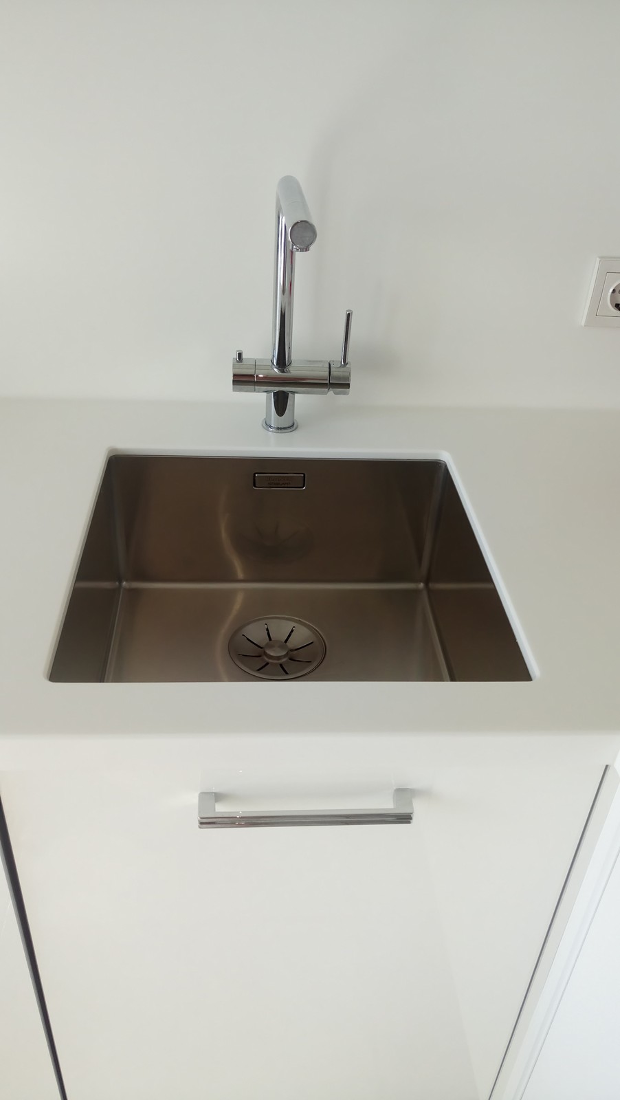 Белая кухня