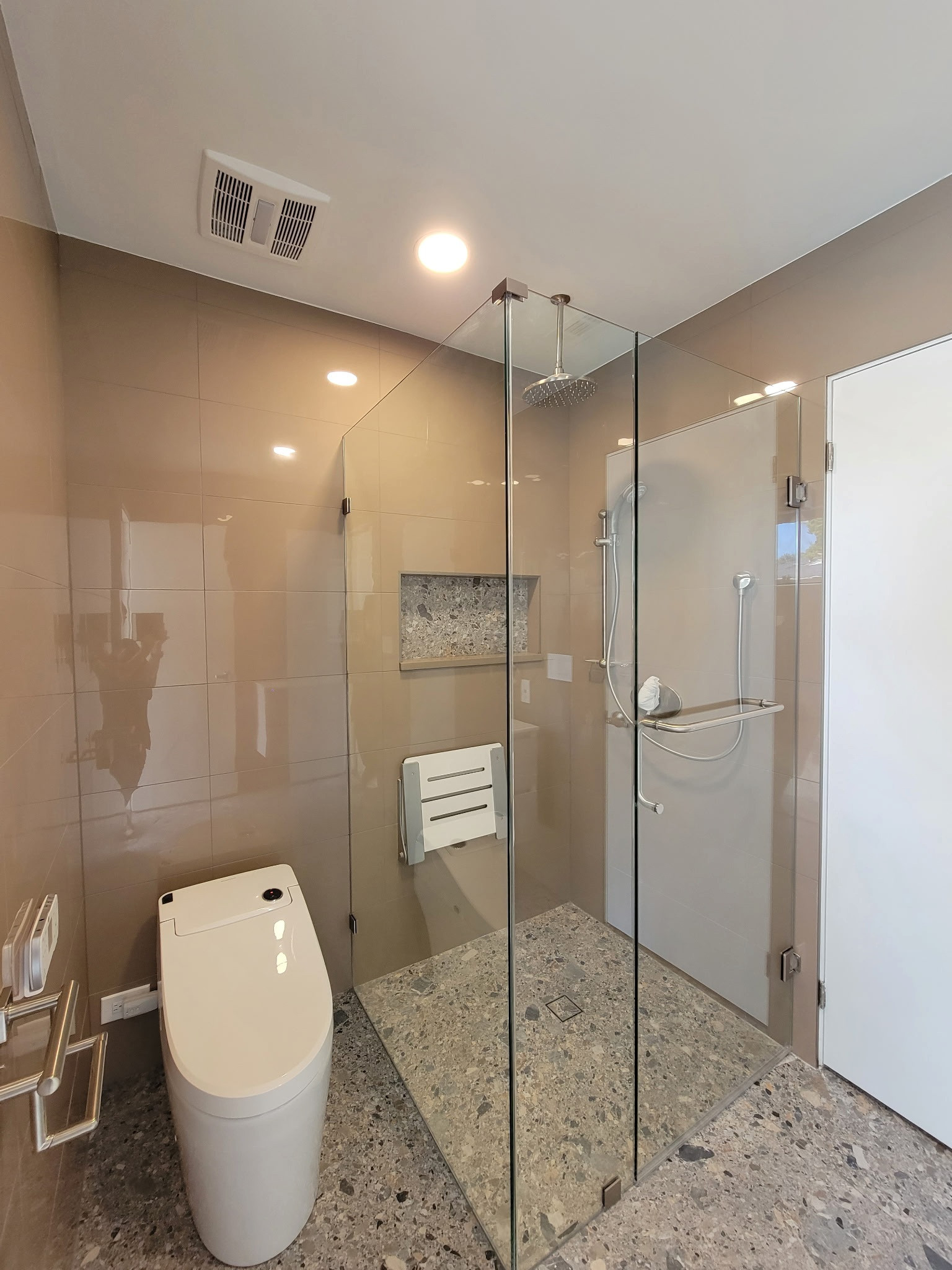 POOL BATHROOM RENOVATION