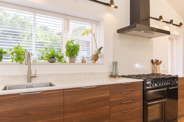 Eclectic Two Tone Kitchen skandinavisk-koekken