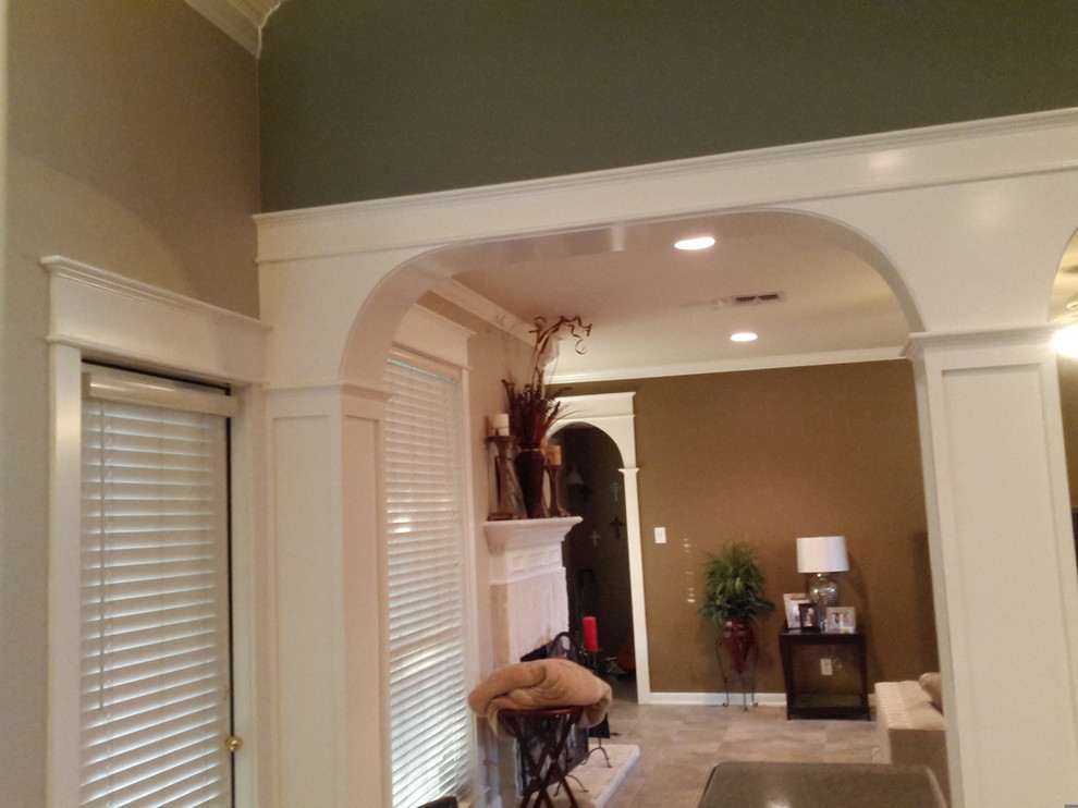 Home design - transitional home design idea in Austin