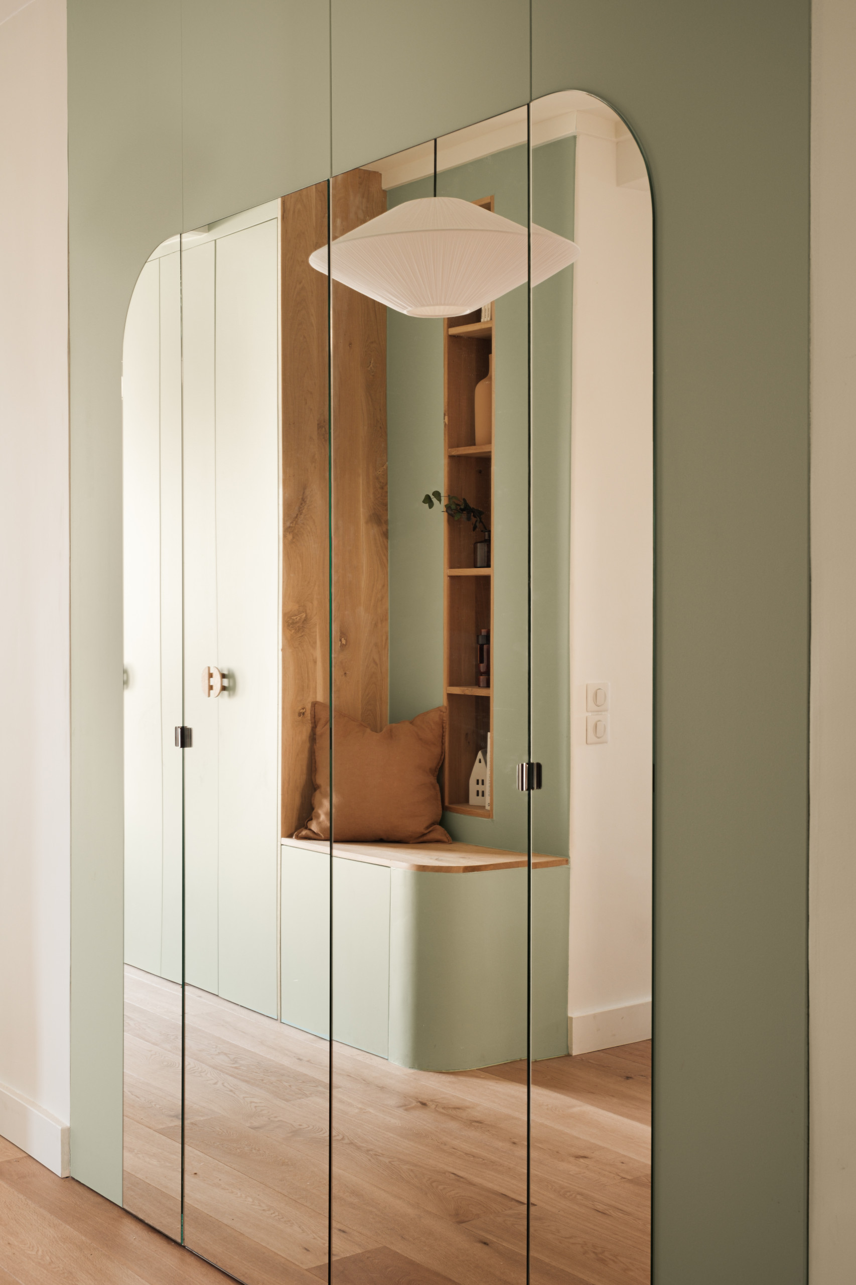 Rénovation colorée d’un appartement années 50