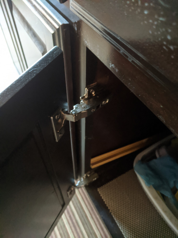 Educate me Choosing a full overlay frameless hinge