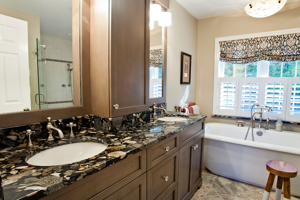 This is an example of a transitional bathroom in Bridgeport.