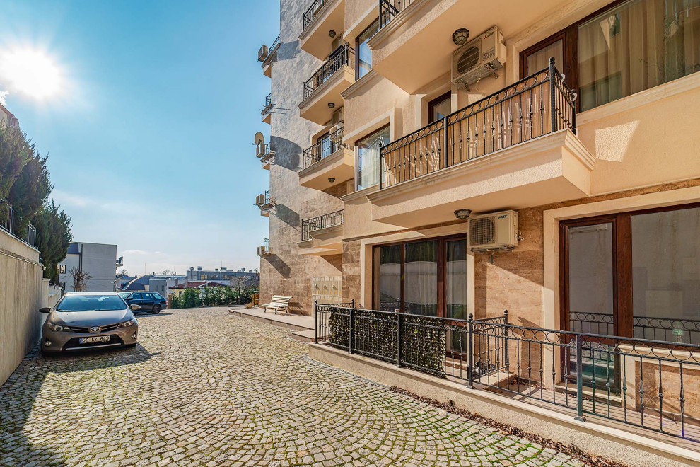 Варна, Ул. Д-р Василаки Пападопулу 10