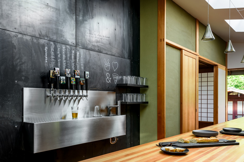 Inspiration for a contemporary kitchen remodel in Seattle