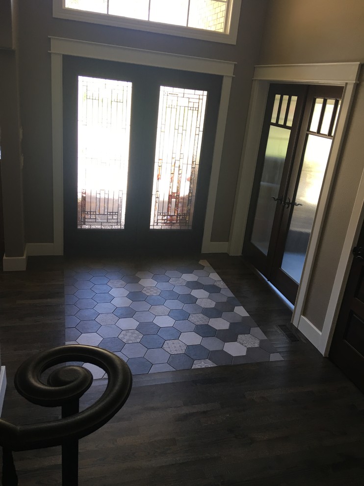 Home design - transitional home design idea