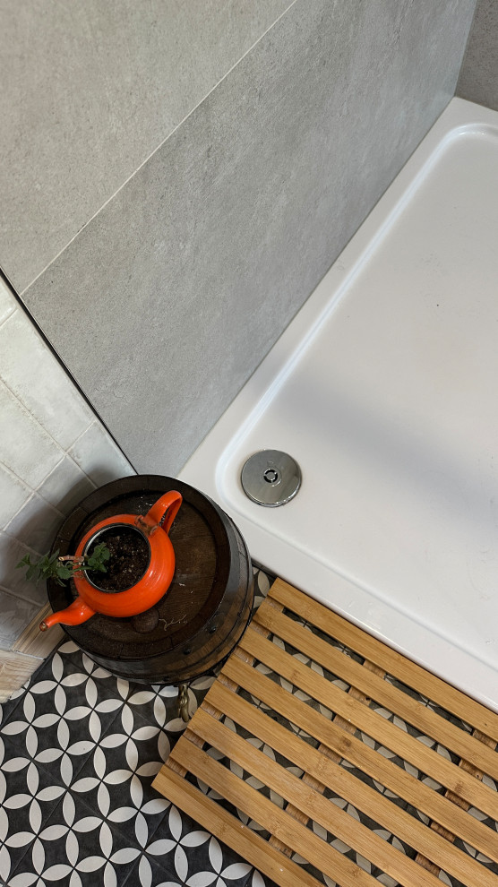Traditional bathroom