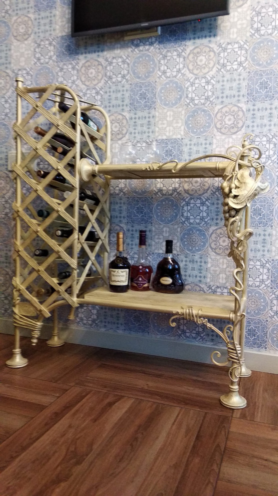 Ковка в интерьере. Винный стеллаж.