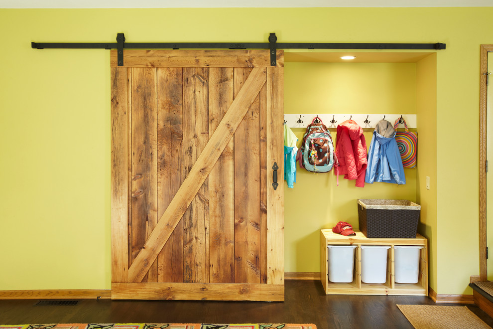 Inspiration for a cottage home design remodel in Milwaukee