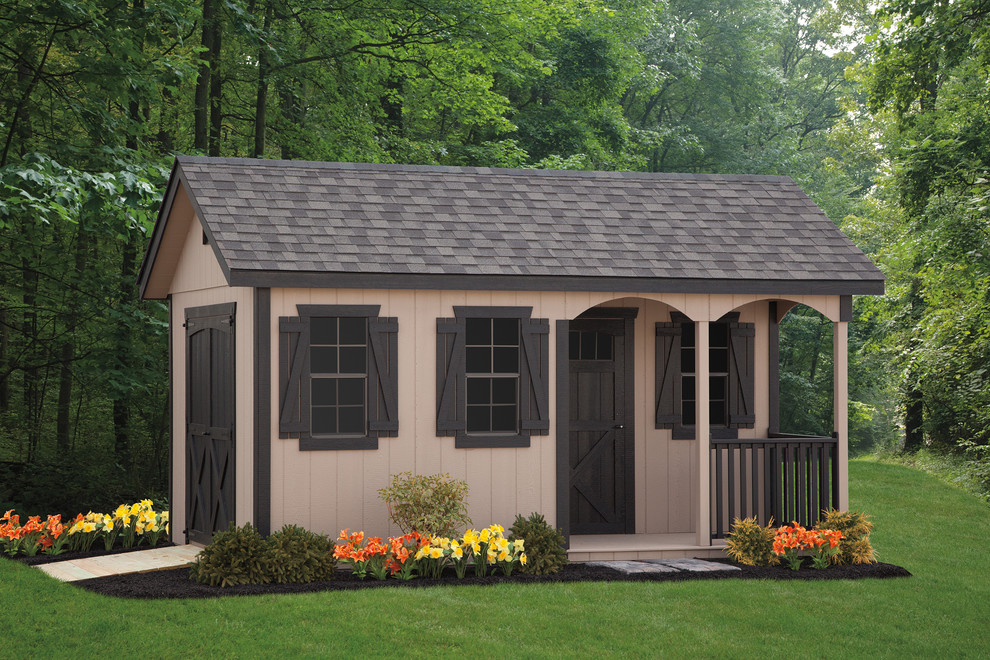 Photo of a mid-sized detached garden shed in Philadelphia.