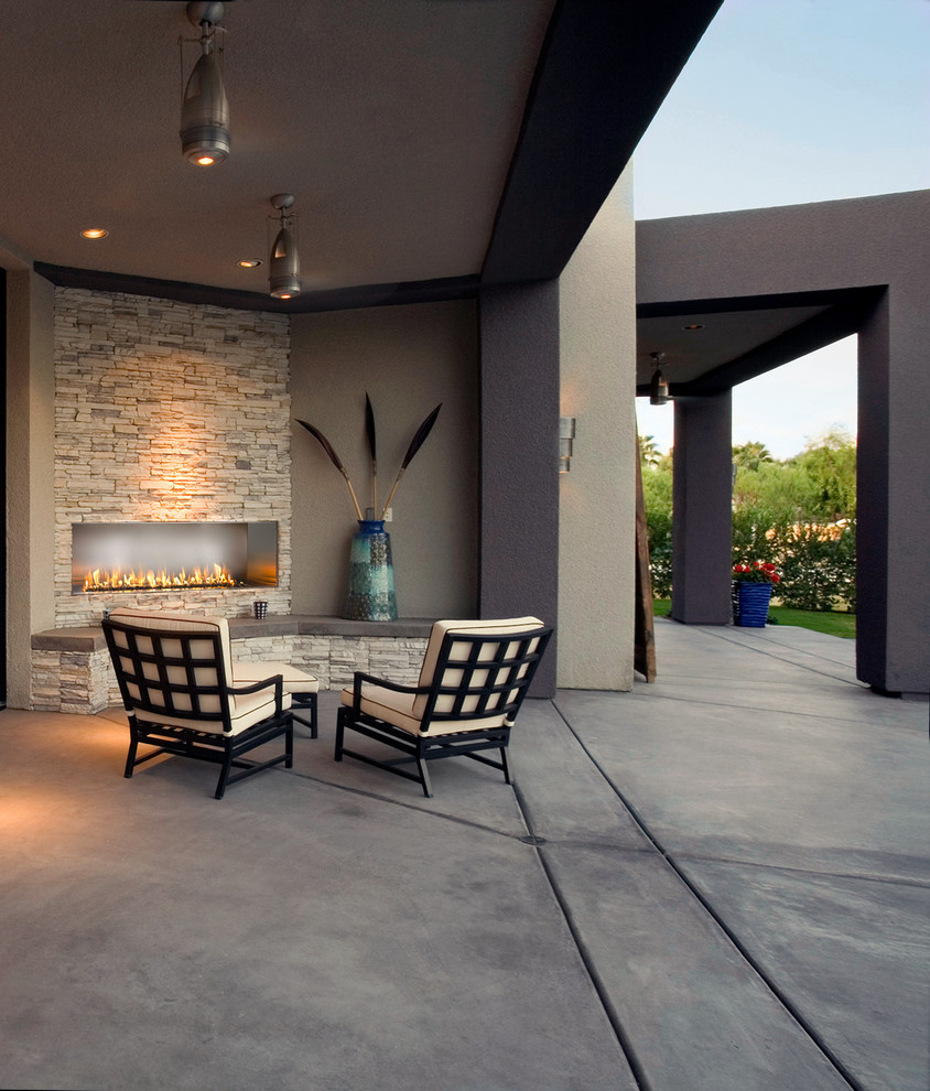 Inspiration for a modern patio in Boston.