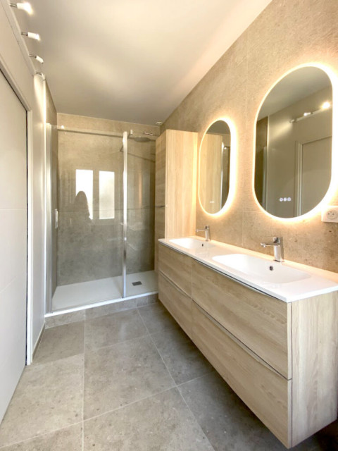 MAISON JULIETTA modern-badezimmer