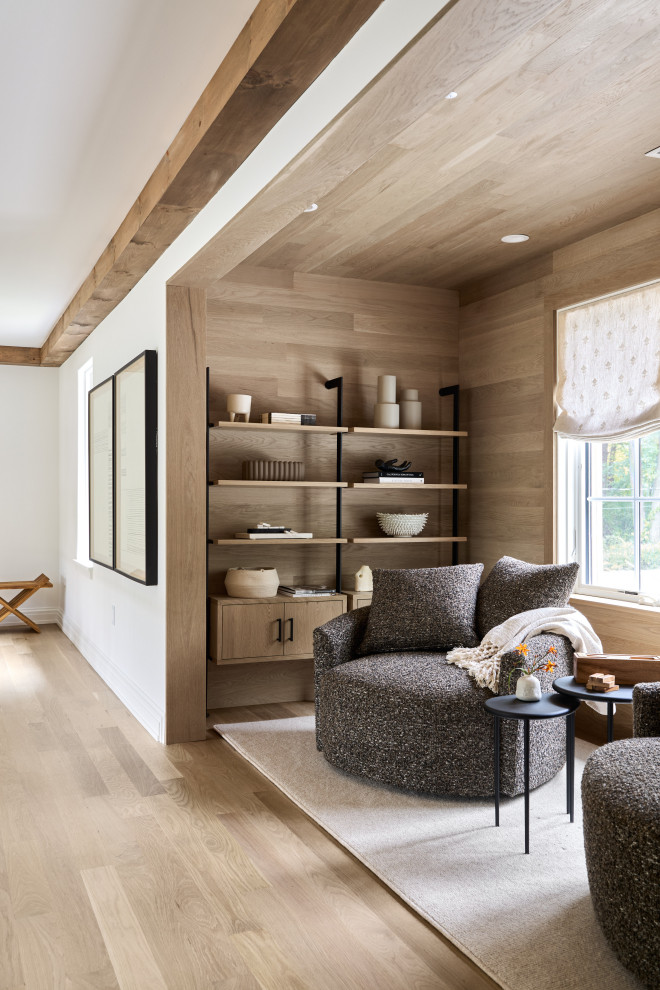 Example of a transitional hallway design in New York