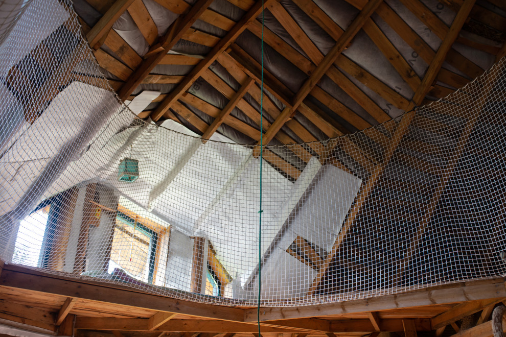 В гостях: Соломенный дом с русской печью