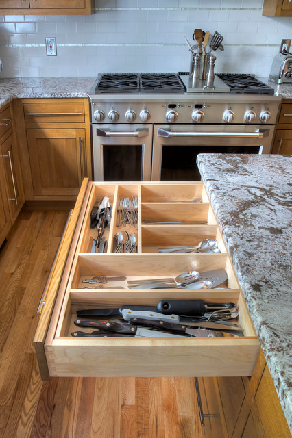 Transitional Quarter Sawn Oak Kitchen nyklassisk-koek