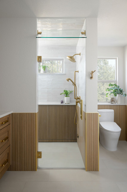 Aging-in-Place Bathroom With a Spa-Like Feel (4 photos)