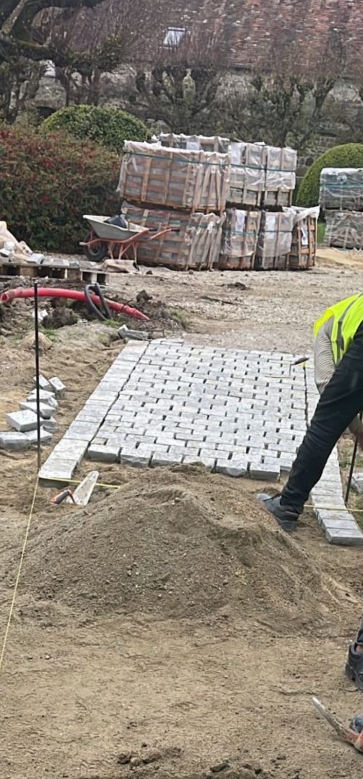 Pavage en Pavé Parisien – Un Chemin d’Élégance pour un Château en Île-de-France