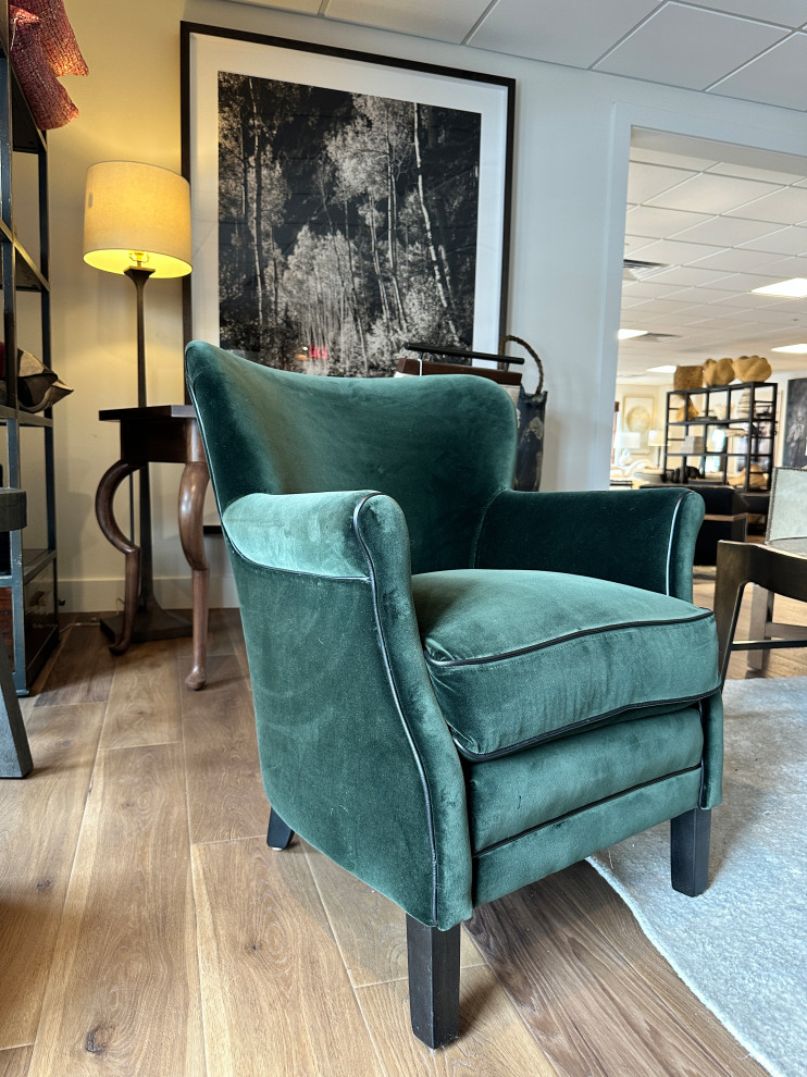 Showroom 400 East Ave