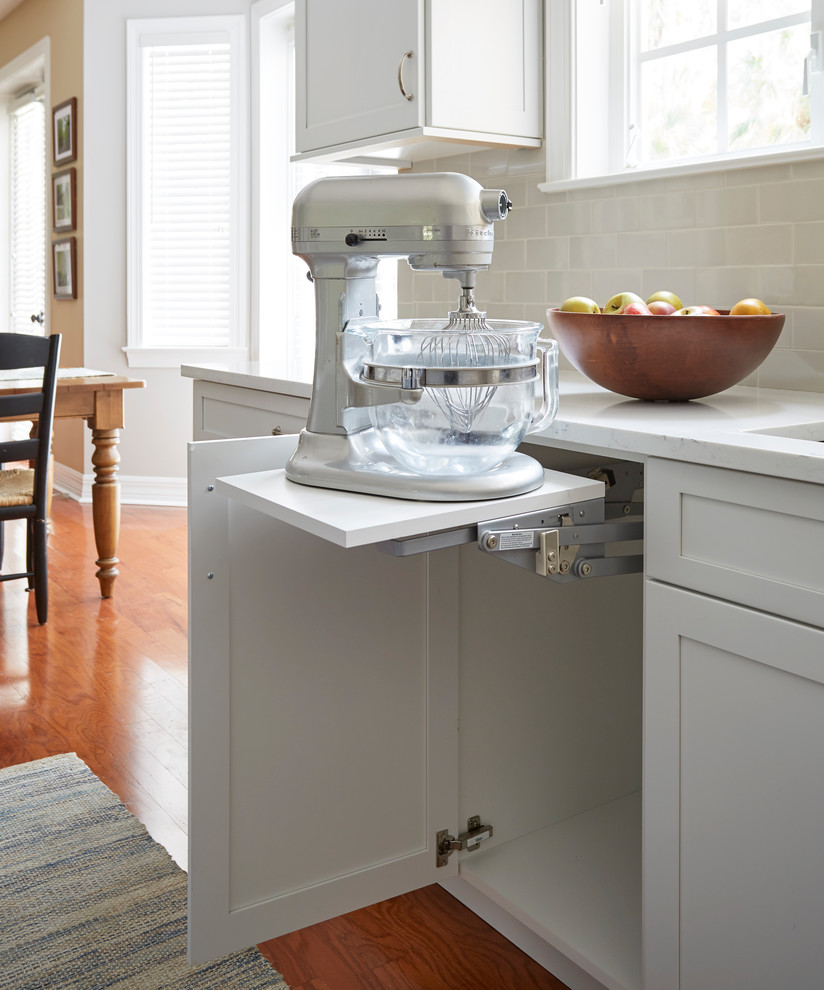Home design - transitional home design idea