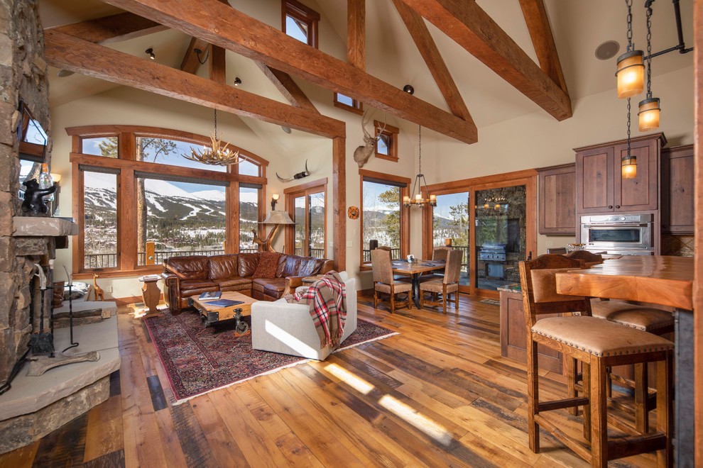 Mountain style home design photo in Denver