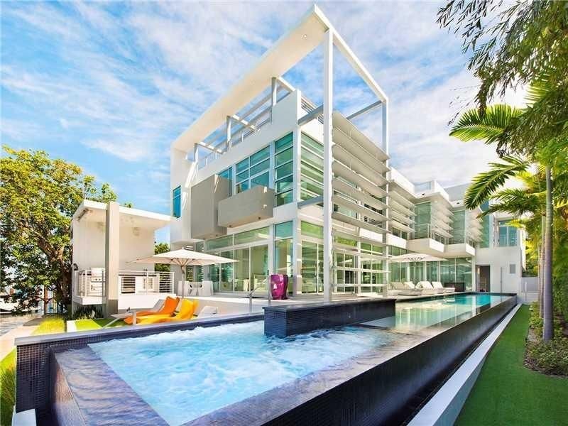 Home design - modern home design idea in Miami