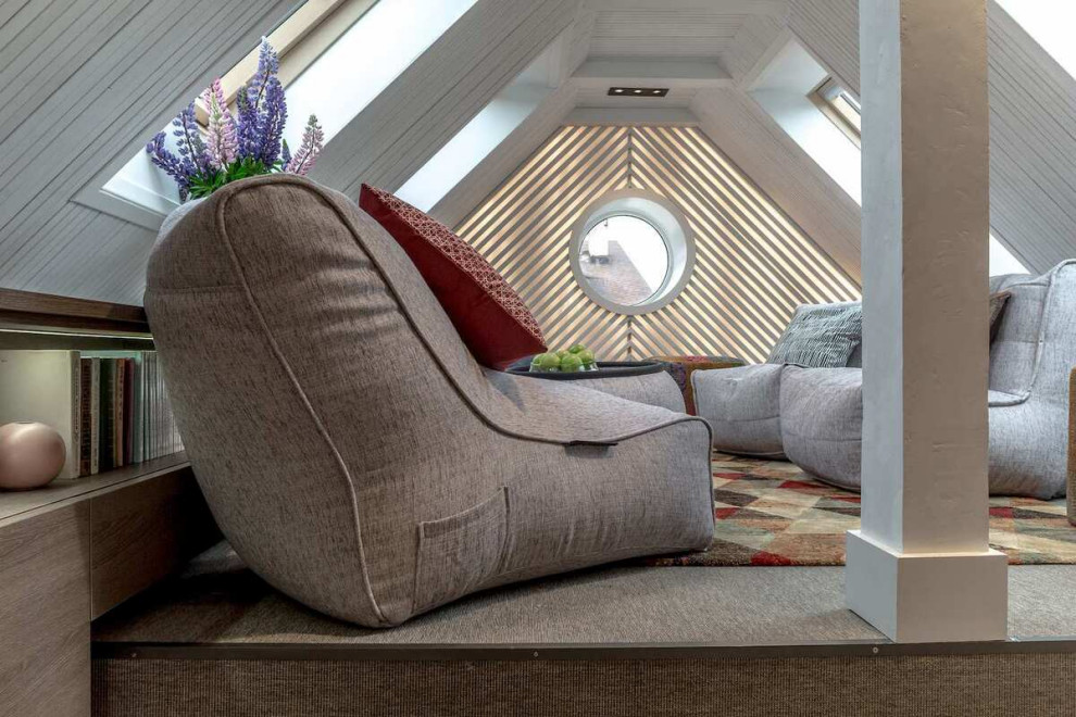 Large classic grey and white open plan living room in Moscow with a reading nook, white walls, carpet, multi-coloured floors, a timber clad ceiling and tongue and groove walls.
