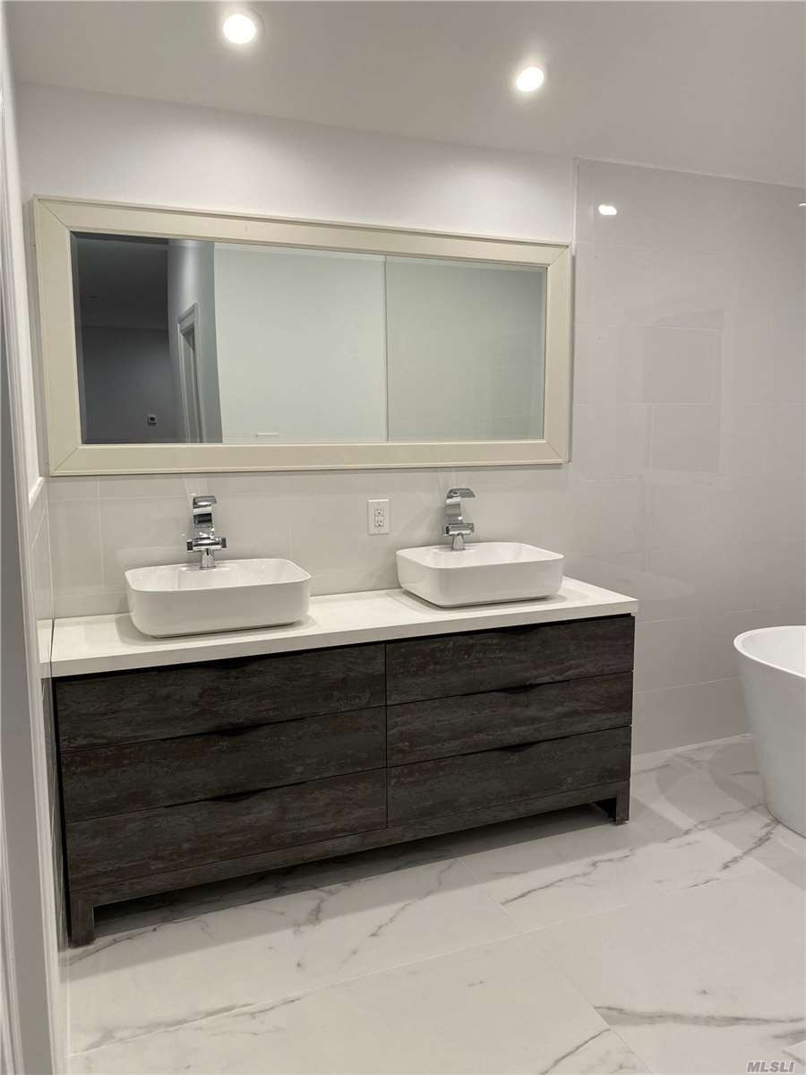Example of a bathroom design in Other