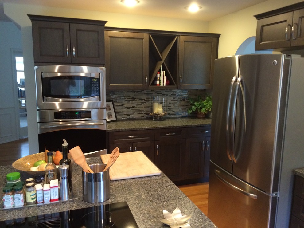 Transitional kitchen photo in Seattle