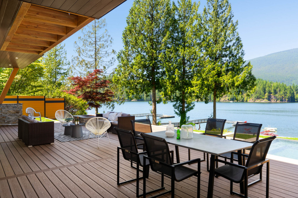 Inspiration for a contemporary deck in Vancouver.