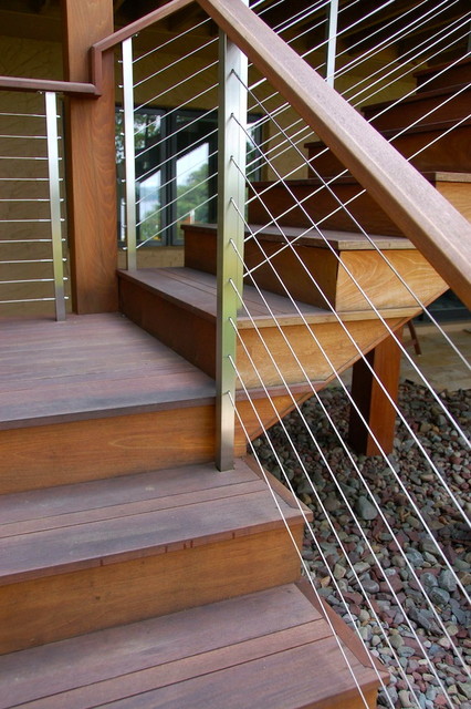 Deck contemporary-staircase