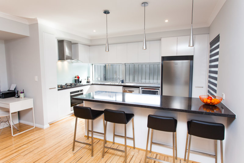 Photo of a transitional kitchen in Perth.