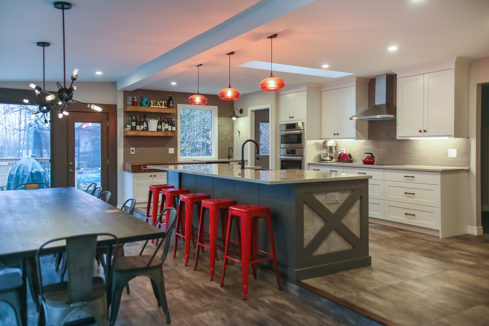 Eclectic home design photo in Toronto