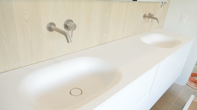 20th St contemporary-bathroom