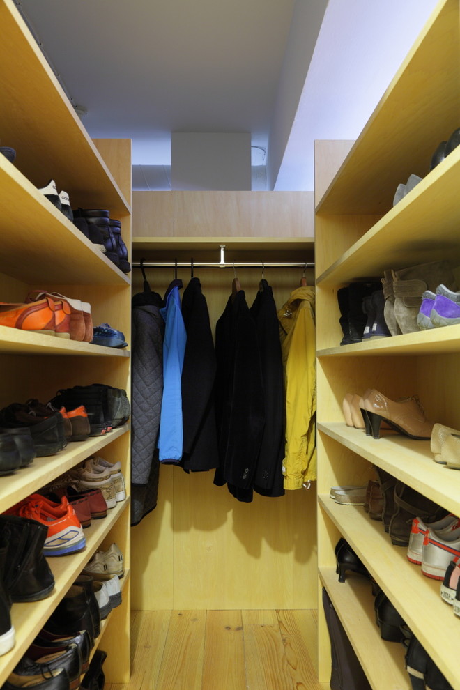 Example of a closet design in Tokyo