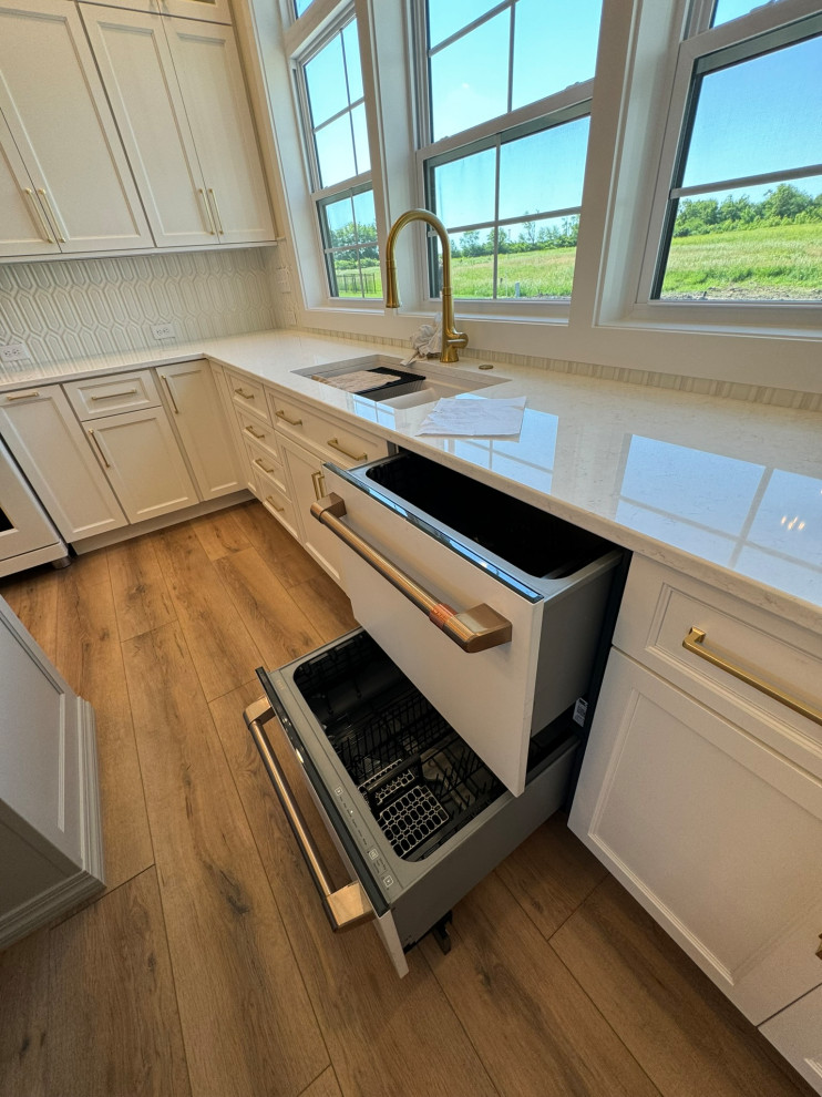 Kitchen and living area 23