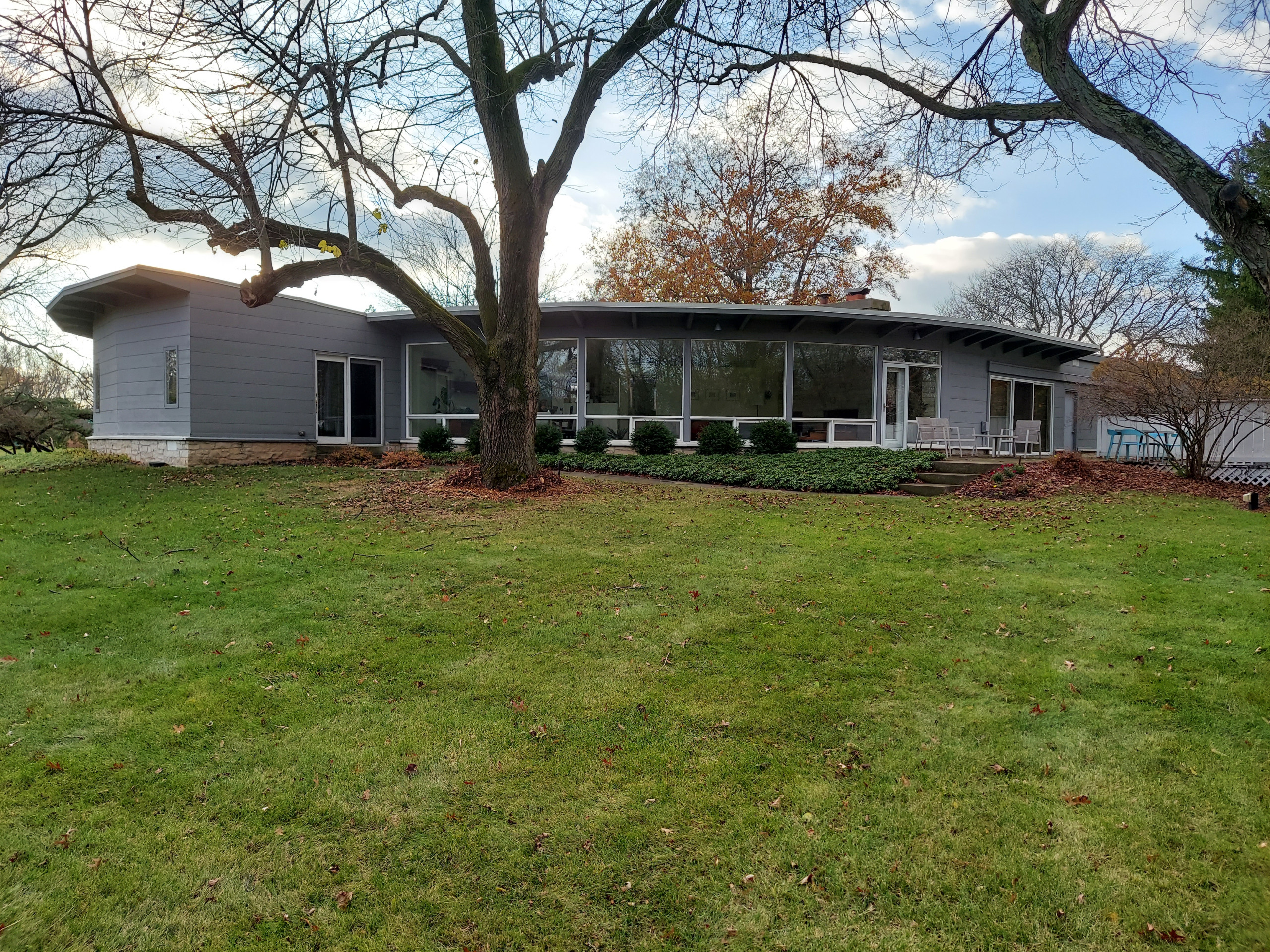 Mid-Century Array Landscape - Mequon, WI