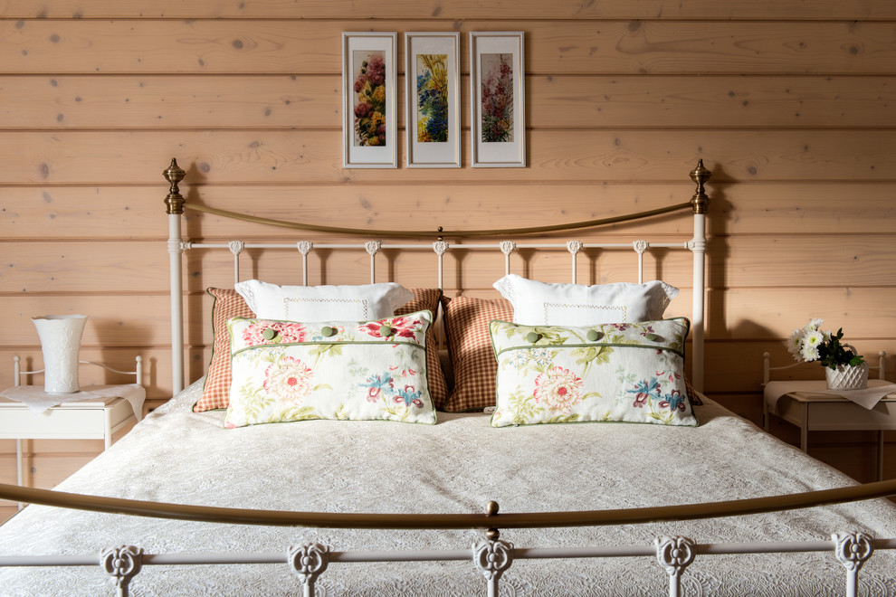 Женская Спальня. Покрывало и подушки.