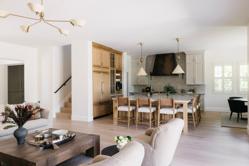 Example of a transitional kitchen design in Phoenix