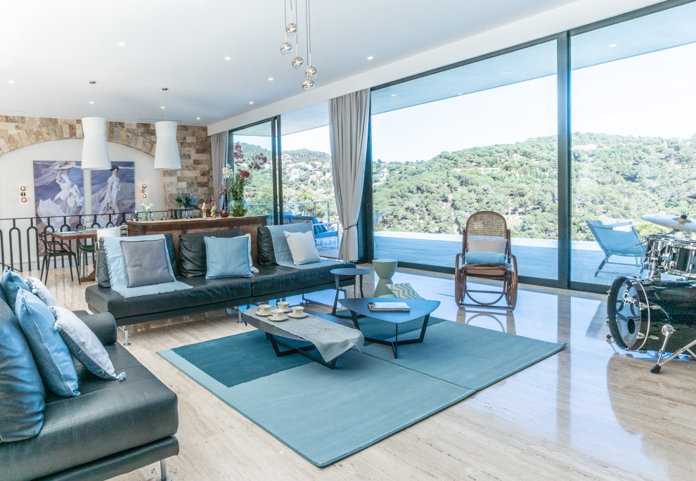 ИСПАНСКАЯ РИВЬЕРА. ДОМ НА СКЛОНЕ.